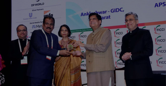 KINFRA MD, Shri Santhosh Koshy Thomas receiving the award for Swach Industry Park on behalf of KINFRA from Union Minister for Commerce &Industries, Shri Piyush Goyal