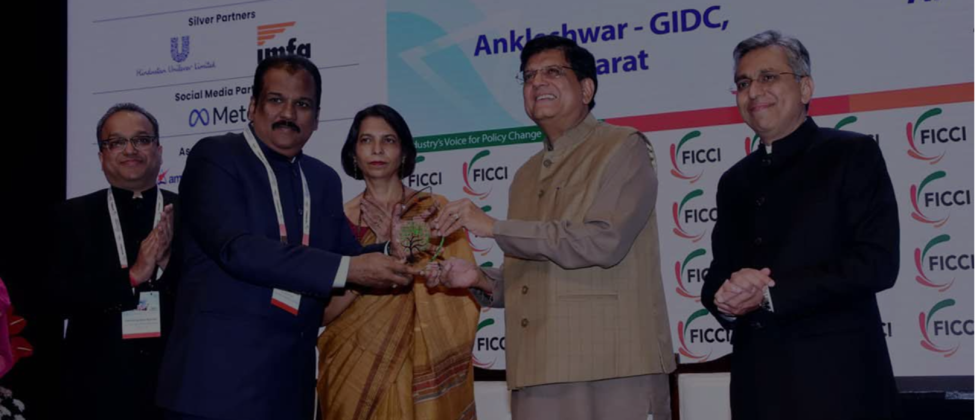 KINFRA MD receives FICCI Swachh Industry Park Awards